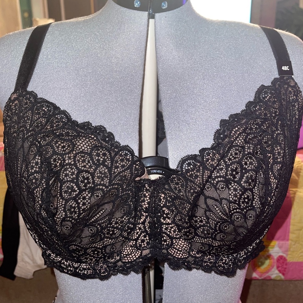 Black lace TORRID bra